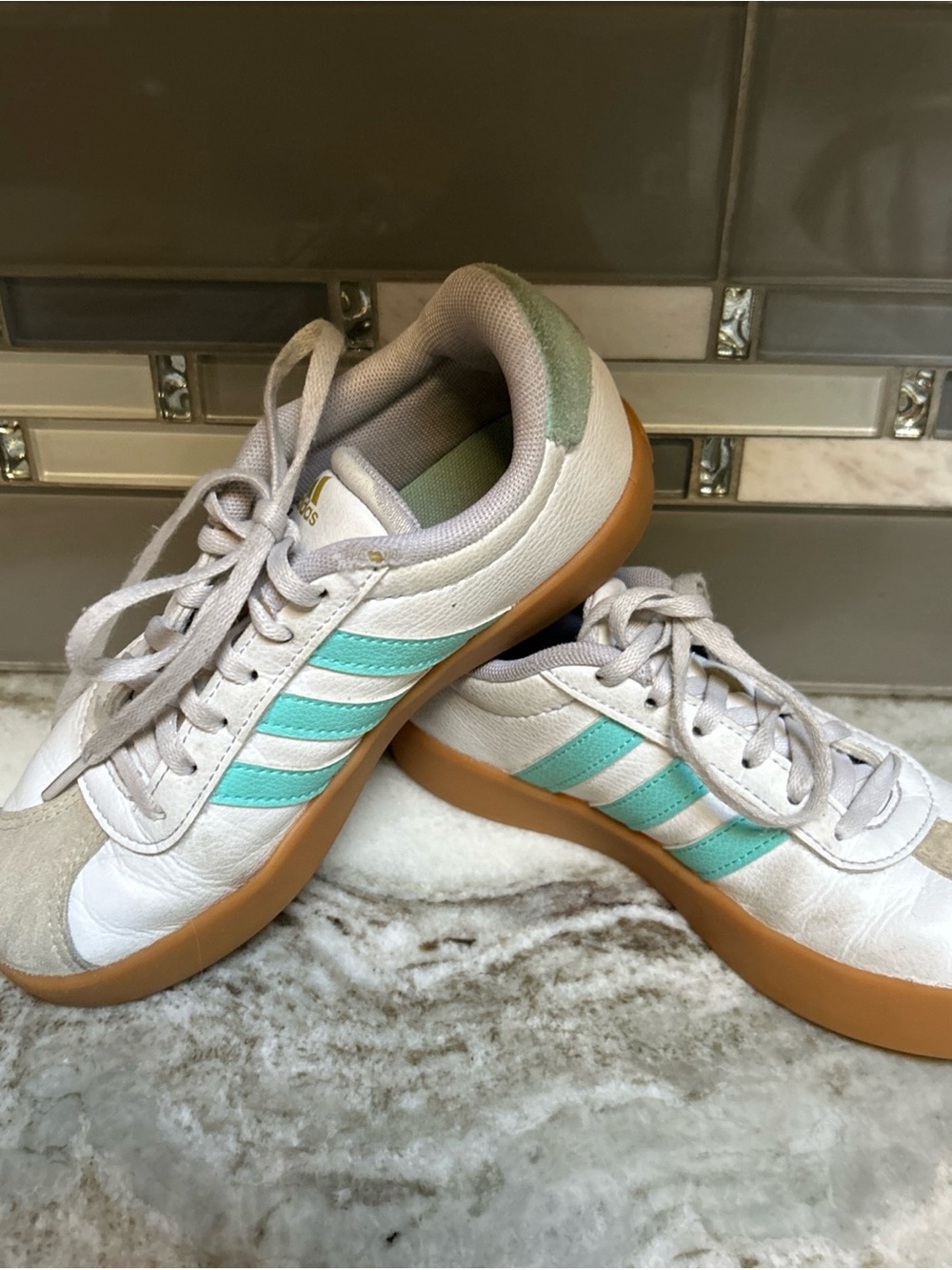adidas VL Court 3.0 K Kids Sneakers White/Blue Gum Rubber Sole Size 1 Girls.